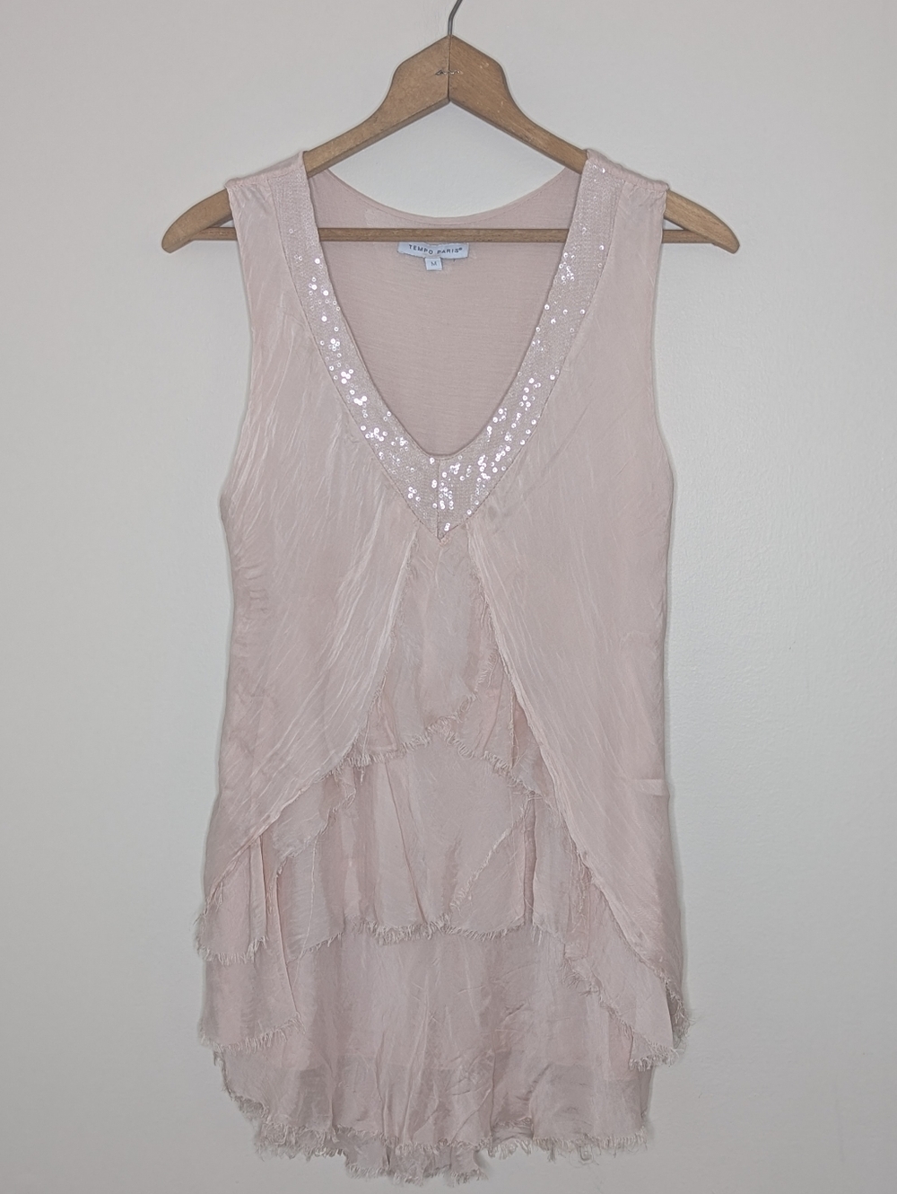 Tempo Paris Pink Sleeveless Top Sequin V-Neckline Women's Medium *FLAW*